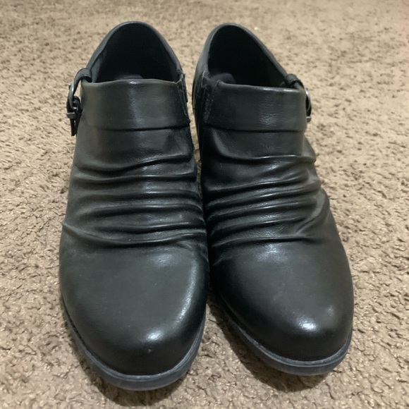 Heels - Picture 2 of 2